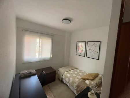 Calle Segismundo Moret, Málaga, Andalusia 29011 - Photo 4