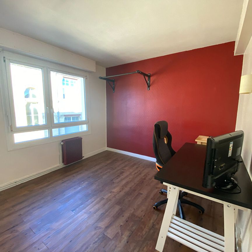 LAVAL, appartement T3 meublé de 78m² au 2ème étage - Photo 1