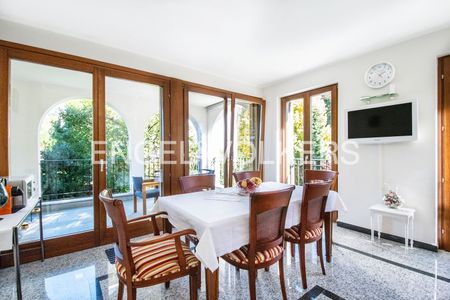 2.5 Zimmer, 81 m², 2. Stock - Photo 2