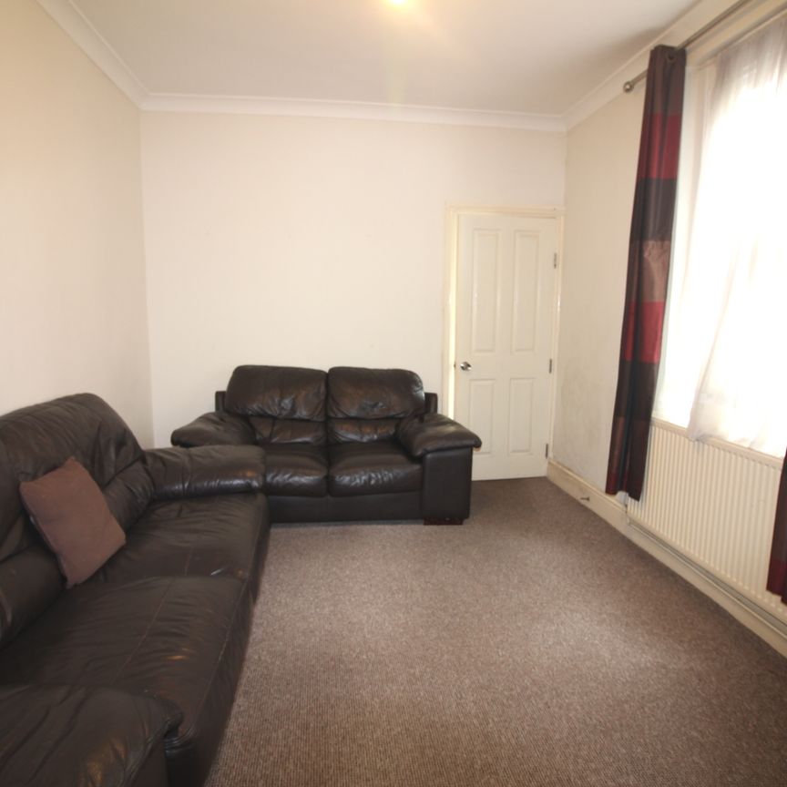 Whitchurch Road, Heath - Photo 1