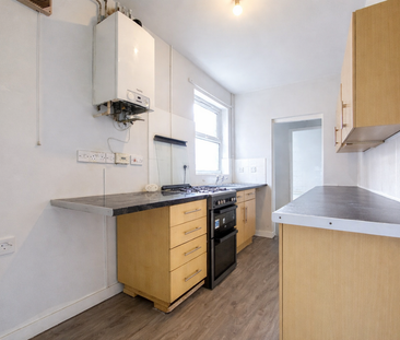 3 bedroom terraced house to rent - Photo 6