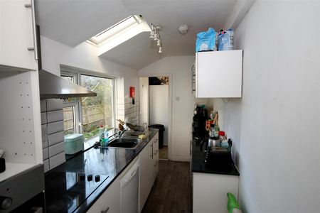 4 bed terraced house to rent in Beaufort Road, Bristol, BS7 - Photo 5