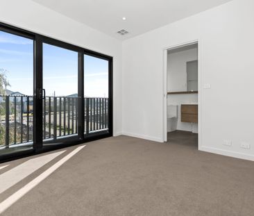 Low Maintenance Contemporary Living! - Photo 2