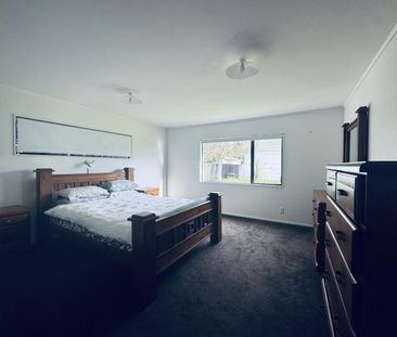 Spacious Fully Furnished Home - Photo 5