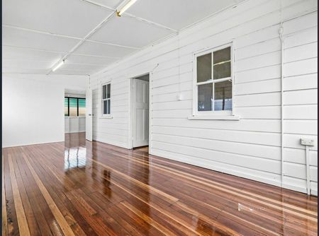 5 Teape Street, 4304, Silkstone Qld - Photo 4