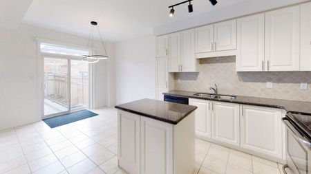 For Lease - 5592 Meadowcrest Avenue, Mississauga, Ontario - Photo 3