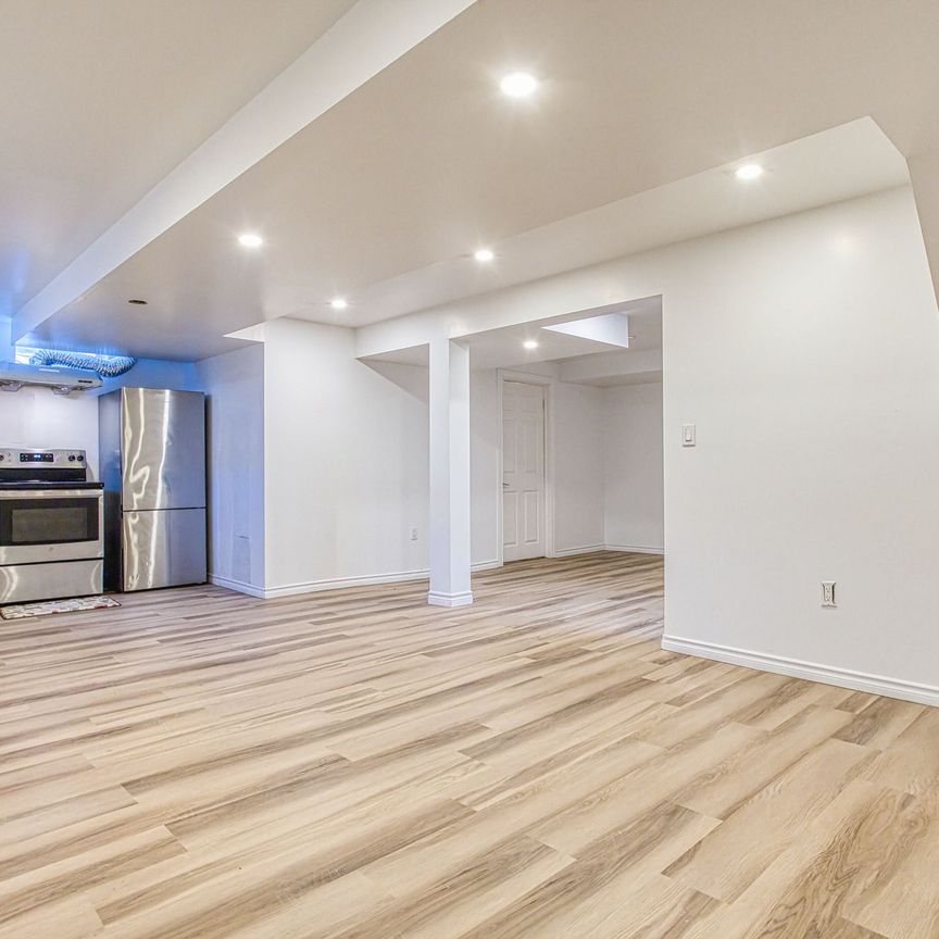 For Lease - 72 Nanaimo Crescent, Hamilton, Ontario - Photo 1