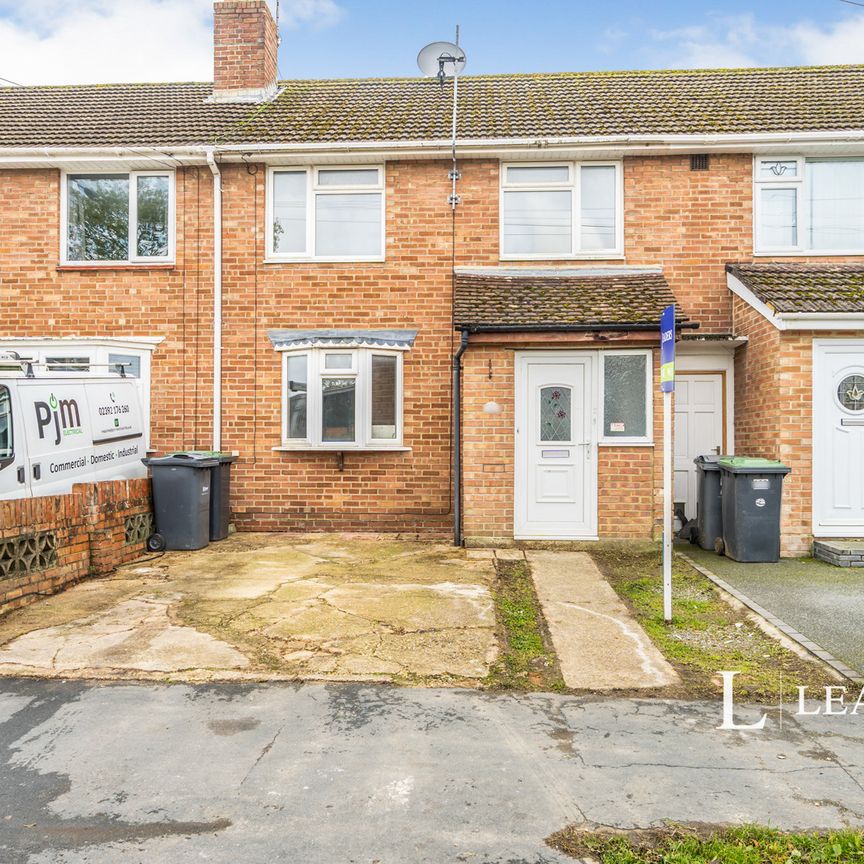 3 bedroom house to rent Parkhouse Farm Way, PO9 - Photo 1