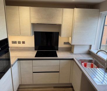 2 bedroom end of terrace house to rent - Photo 5