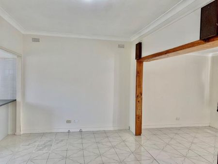 Fully Renovated Home - Photo 2