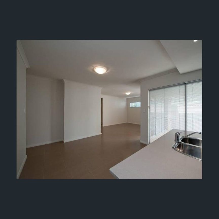 Quiet, Convenient & Modern Living in Joondanna - Photo 1