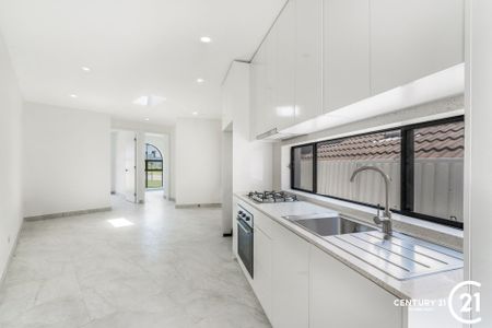 Prime Location! - Photo 4