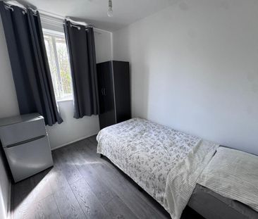 4 bedroom flat share to rent - Photo 6