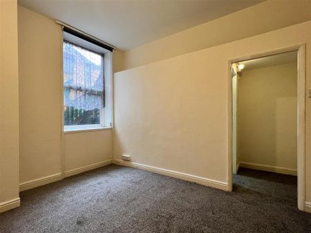 2 bedroom ground floor flat to rent - Photo 2