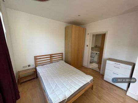 4 bedroom terraced house to rent - Photo 5