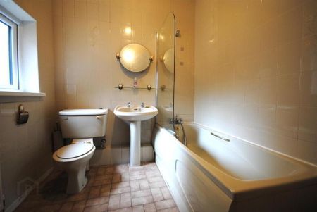 242 Donegall Avenue, Belfast, BT12 6LU - Photo 3