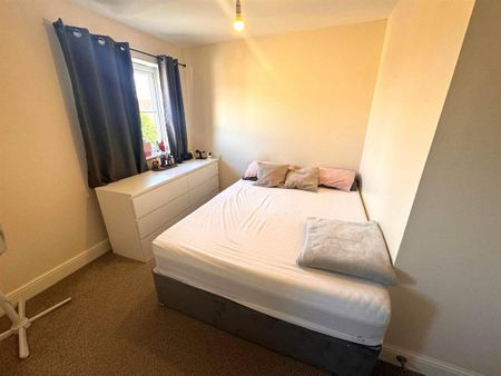 3 bedroom end of terrace house to rent - Photo 5