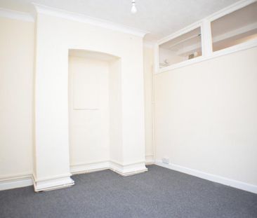 2 bedroom ground floor flat to rent - Photo 3