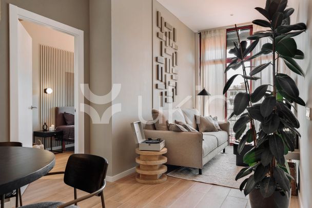 Apartamento de alquiler en Carrer de Floridablanca, Sant Antoni - Photo 1