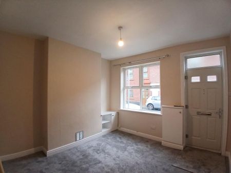 2 bedroom terraced house to rent - Photo 2