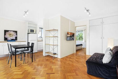 Available for 2 Months Only - Fully Furnished One Bedroom Apartment - Photo 4