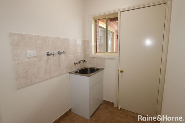 TWO BEDROOM UNIT IN A QUIET COMPLEX - Available Now !!! - Photo 1