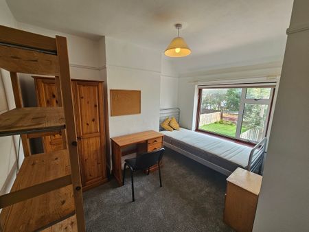 3 Bed Student Accommodation - Photo 2