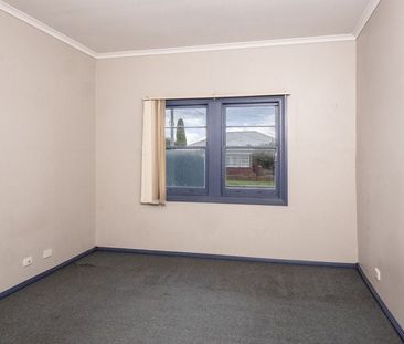 Spacious 3-Bed Glenorchy Family Home - Photo 2