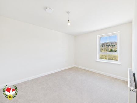 Sniggs Field Avenue, Winnycroft, Gloucester - Photo 4