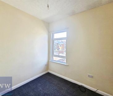 2 bedroom end of terrace house to rent - Photo 4