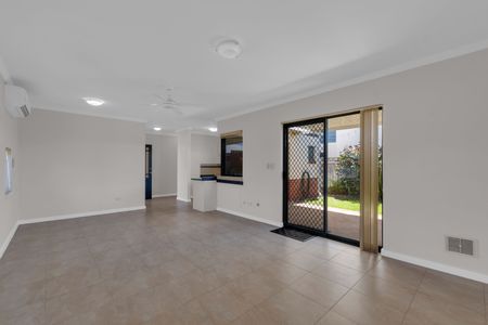 Two Bedroom Unit in Rockingham - Photo 2