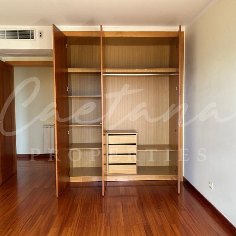 4 room luxury Flat for rent in Alto de Alges (Alges), Oeiras, Lisbon - Photo 1