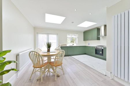 3 bedroom end of terrace house to rent - Photo 5