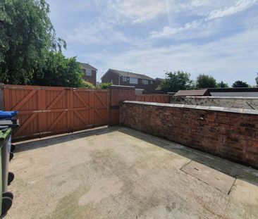 Warrington Road, Abram, Wigan, WN2 - Photo 5