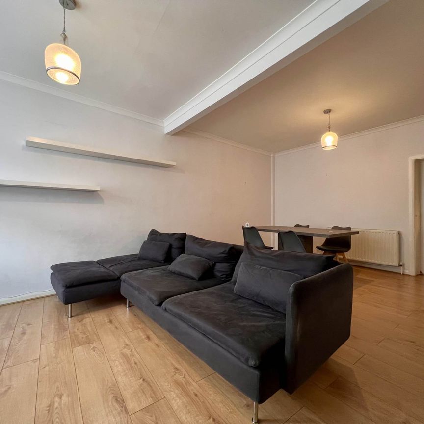 Guide Price £2,300 pcm - Available Now - Furnished - Photo 1