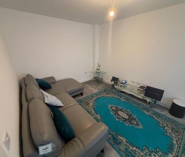 3 bedroom semi-detached house to rent - Photo 2