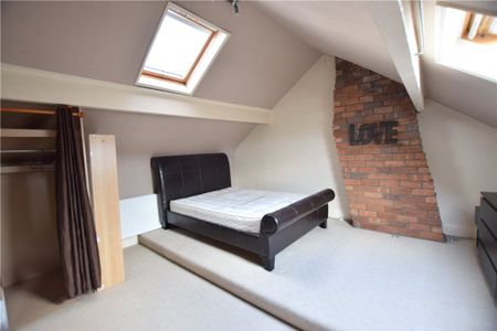 20, Oakroyd Mount, Stanningley, Pudsey, West Yorkshire, LS28 7QH - Photo 4