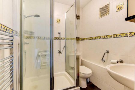 2 bedroom flat to rent - Photo 5