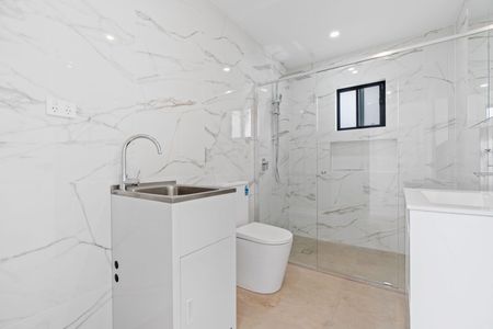 Brand New! - Photo 5