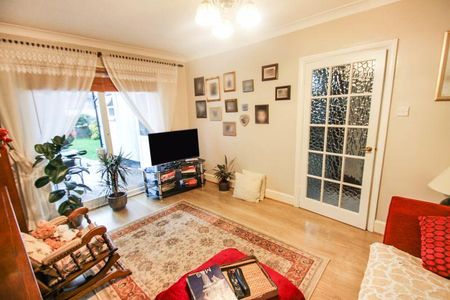 3 bedroom semi-detached house to rent - Photo 2