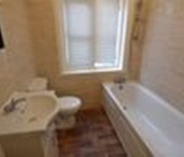 Studio Flat, High Road Leytonstone, E11 - Photo 2