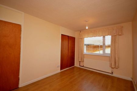 2 bedroom bungalow to rent - Photo 2