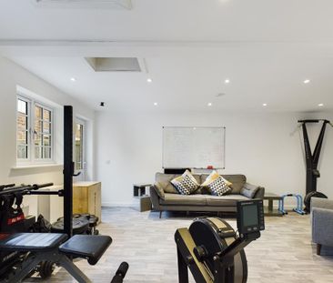 4 bedroom detached house to rent - Photo 2