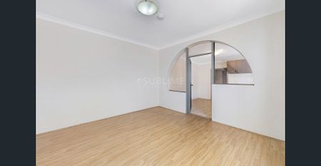 Split Level 2 Bedroom Townhouse + Study in Great Location - Photo 5