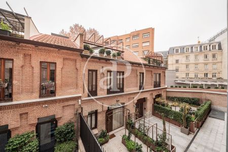 Luxury Flat for rent in Madrid, Spain - Photo 2