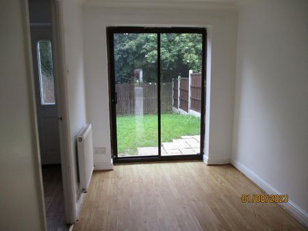 3 bedroom semi-detached house to rent - Photo 4