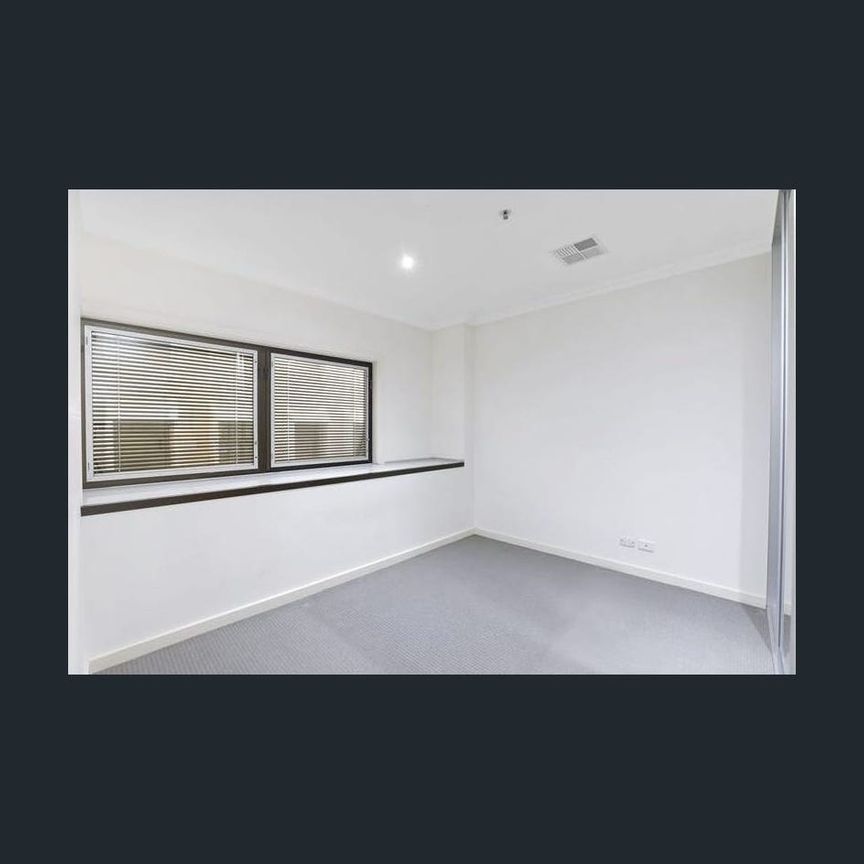 SPACIOUS 2 BEDROOM APARTMENT IN THE HEART OF CBD - Photo 1