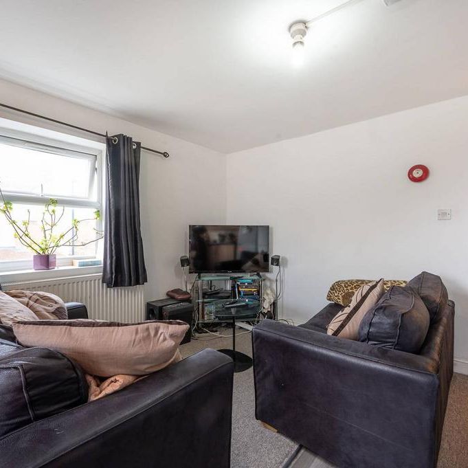 3 bedroom flat to rent - Photo 1