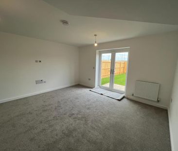 2 bedroom semi-detached house to rent - Photo 2