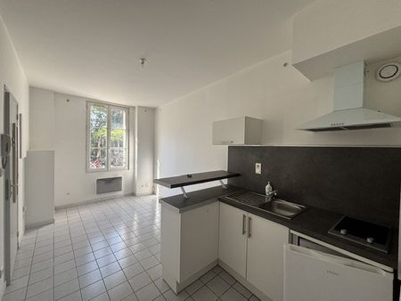 Location Appartement 2 pièces 35m² ANGOULEME 16000 - Photo 2